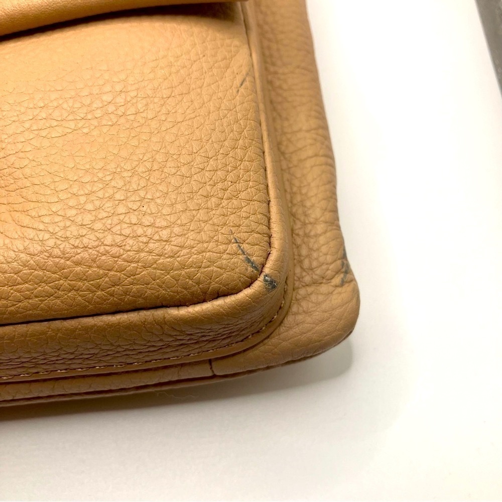NWOT Kenneth Cole New York Crosby Leather Crossbody Beige Designer Crossbody Bag - Picture 3 of 9